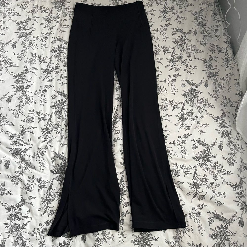 lululemon black groove pants size 8